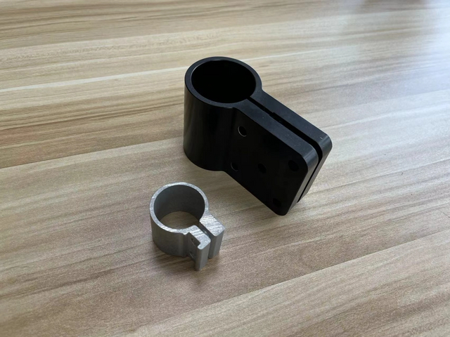 ប្ដូរការគៀបអាលុយមីញ៉ូម Extrude តាមបំណង