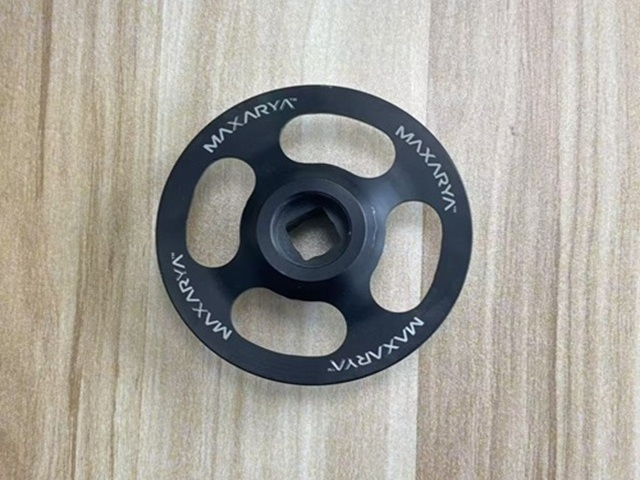 អាលុយមីញ៉ូផ្ទាល់ខ្លួន CNC Machining Middrive Spider